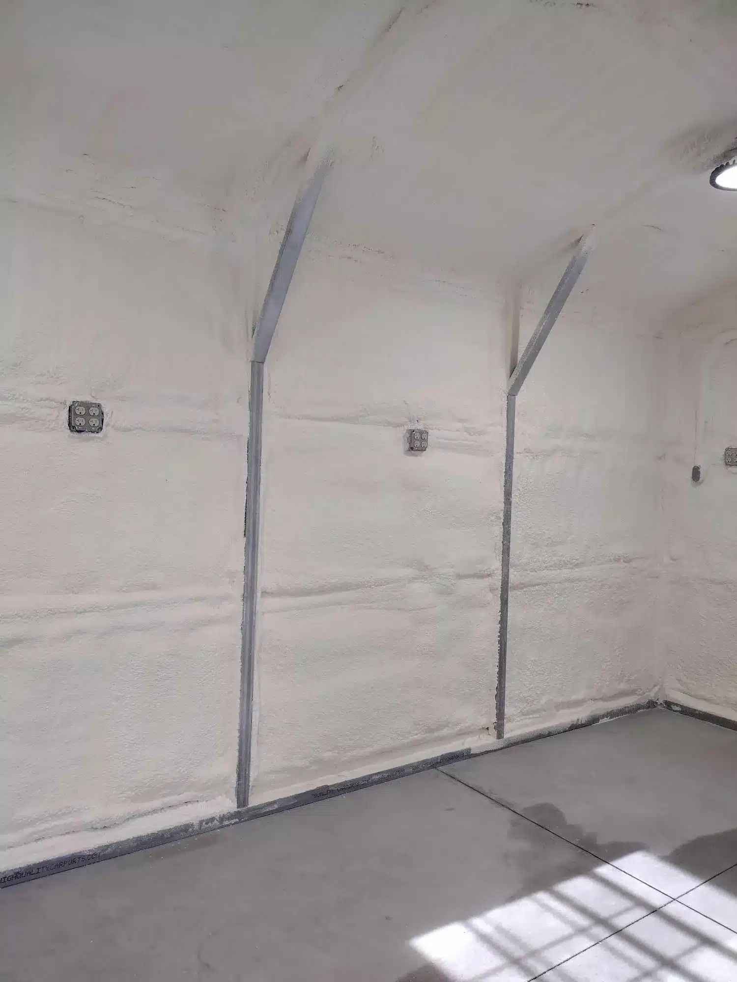 closed-cell spray foam insulation